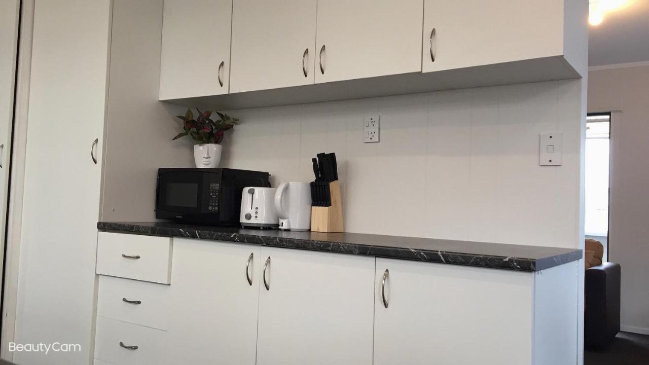 Cozy 3 Bedrooms House 6 Chapman Place Rotorua Bagian luar foto